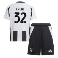 Juventus Juan Cabal #32 Koti Peliasu Lasten 2024-25 Lyhythihainen (+ Lyhyet housut)